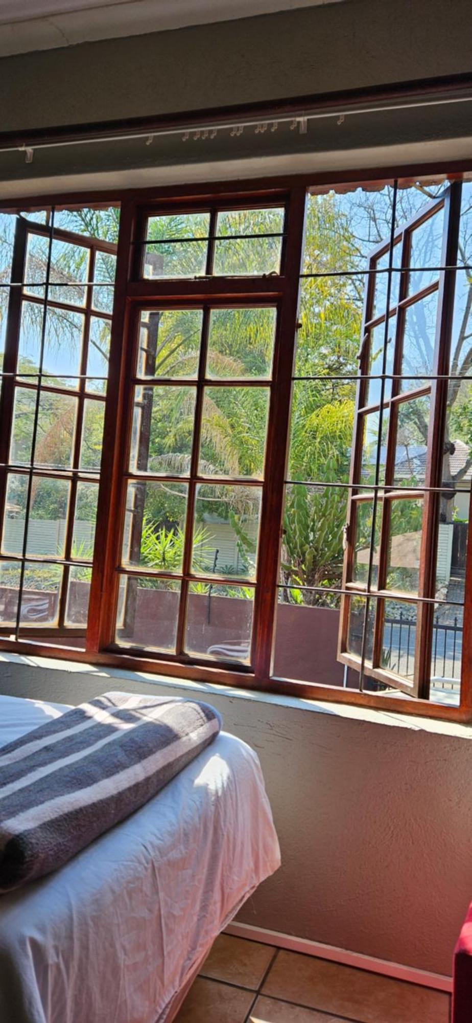 Old Vic Travellers Inn Nelspruit Mbombela ภายนอก รูปภาพ