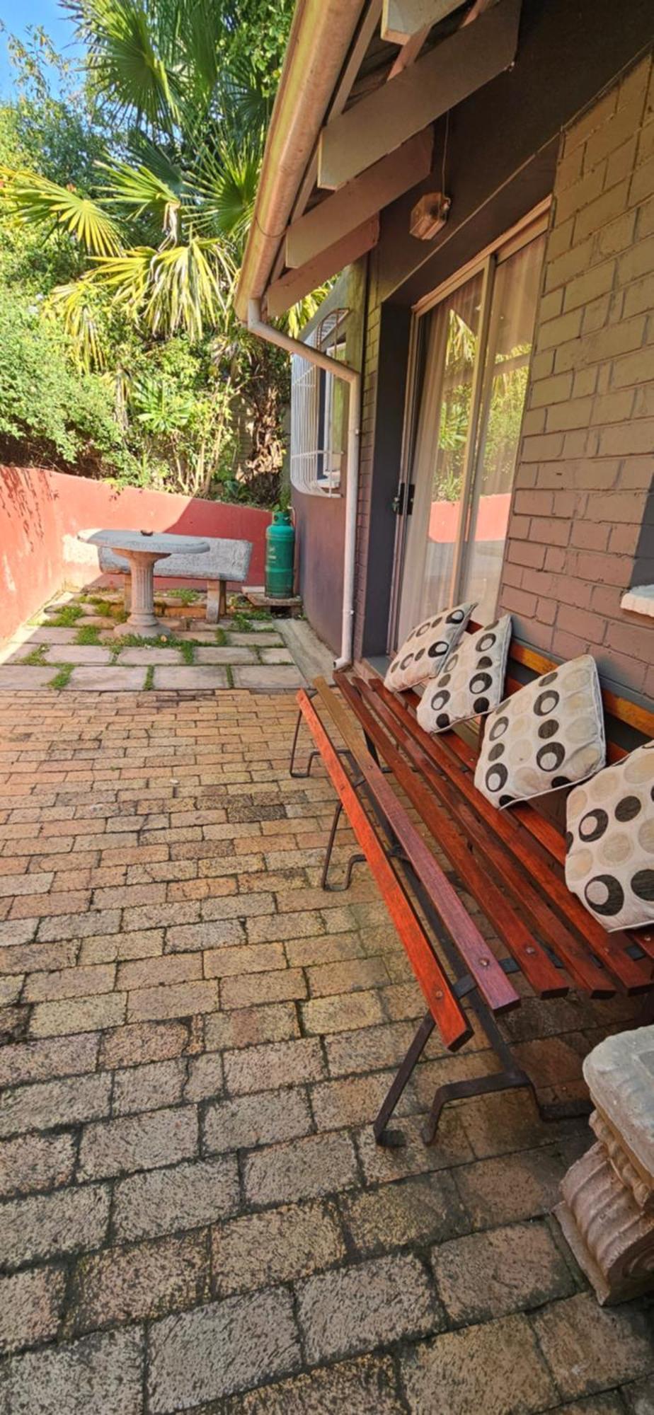 Old Vic Travellers Inn Nelspruit Mbombela ภายนอก รูปภาพ