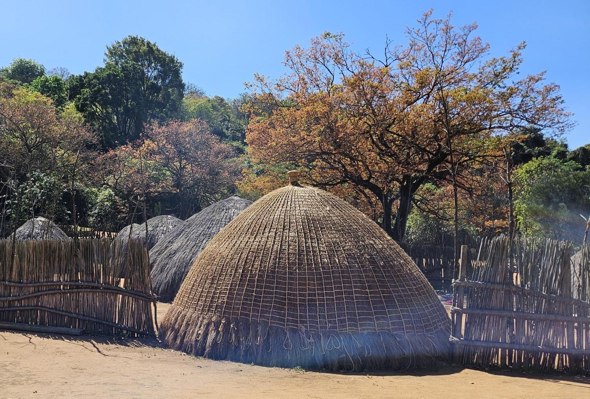 Old Vic Travellers Inn Nelspruit Mbombela ภายนอก รูปภาพ