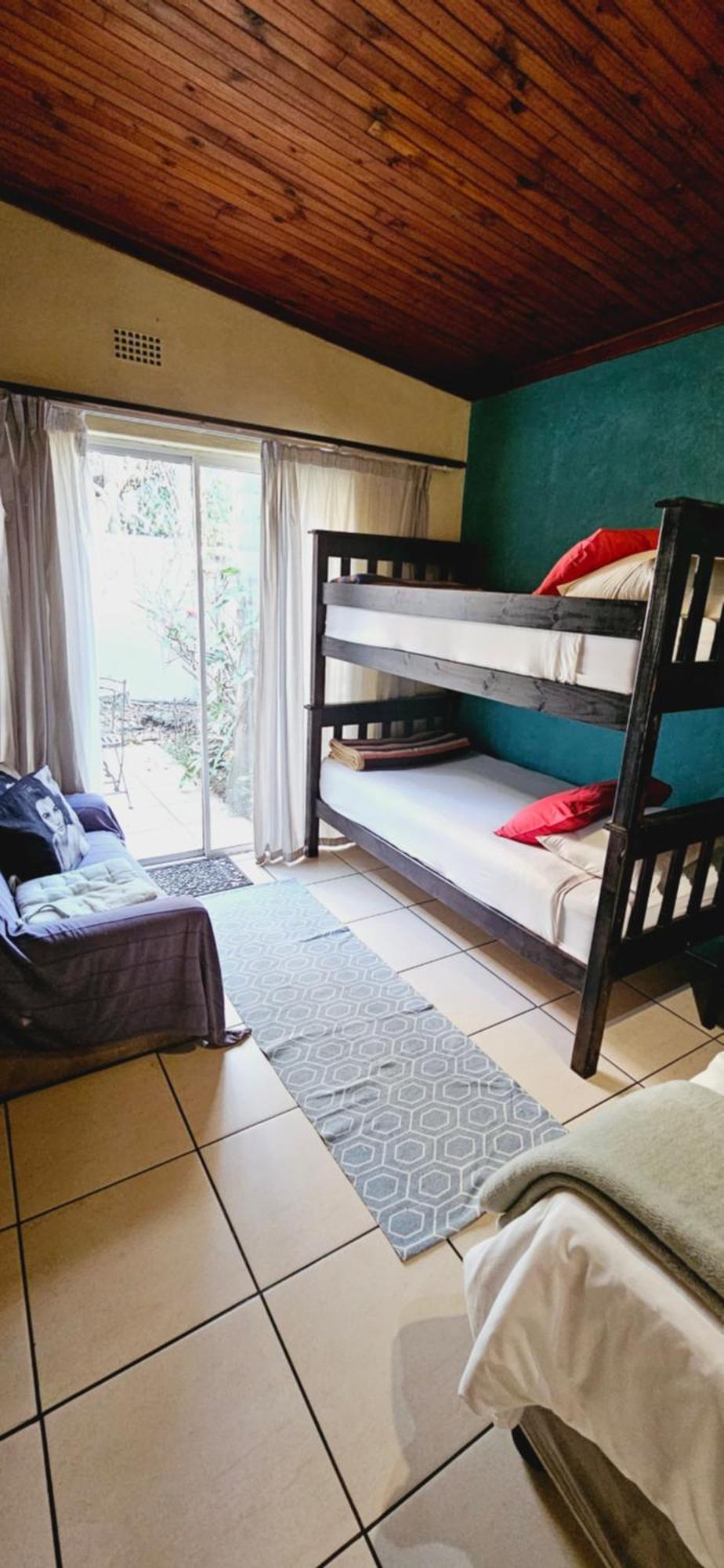 Old Vic Travellers Inn Nelspruit Mbombela ภายนอก รูปภาพ