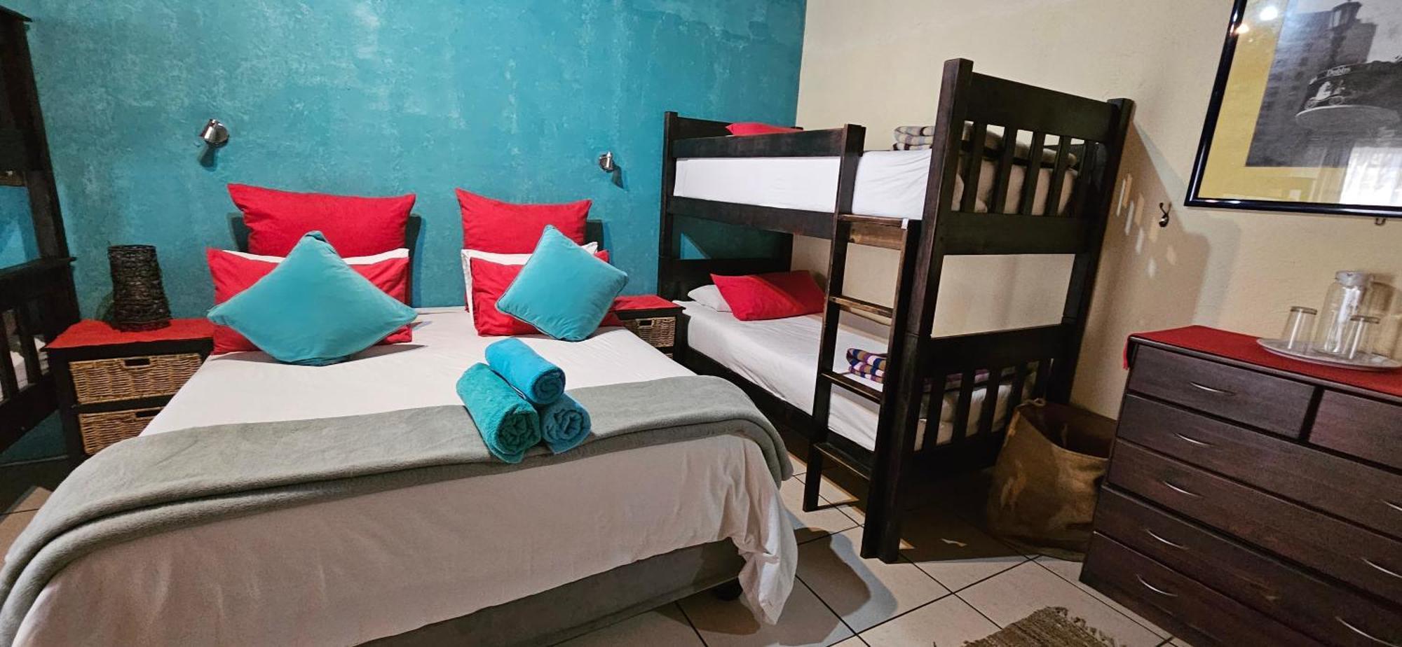 Old Vic Travellers Inn Nelspruit Mbombela ภายนอก รูปภาพ