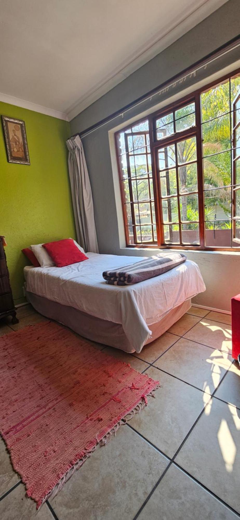 Old Vic Travellers Inn Nelspruit Mbombela ภายนอก รูปภาพ