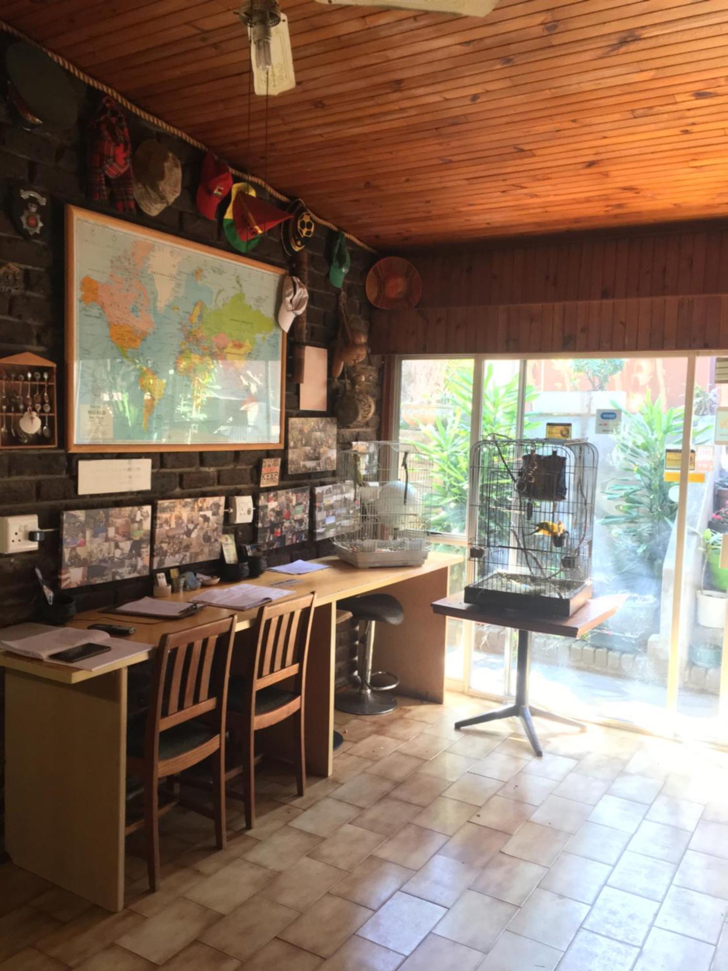 Old Vic Travellers Inn Nelspruit Mbombela ภายนอก รูปภาพ