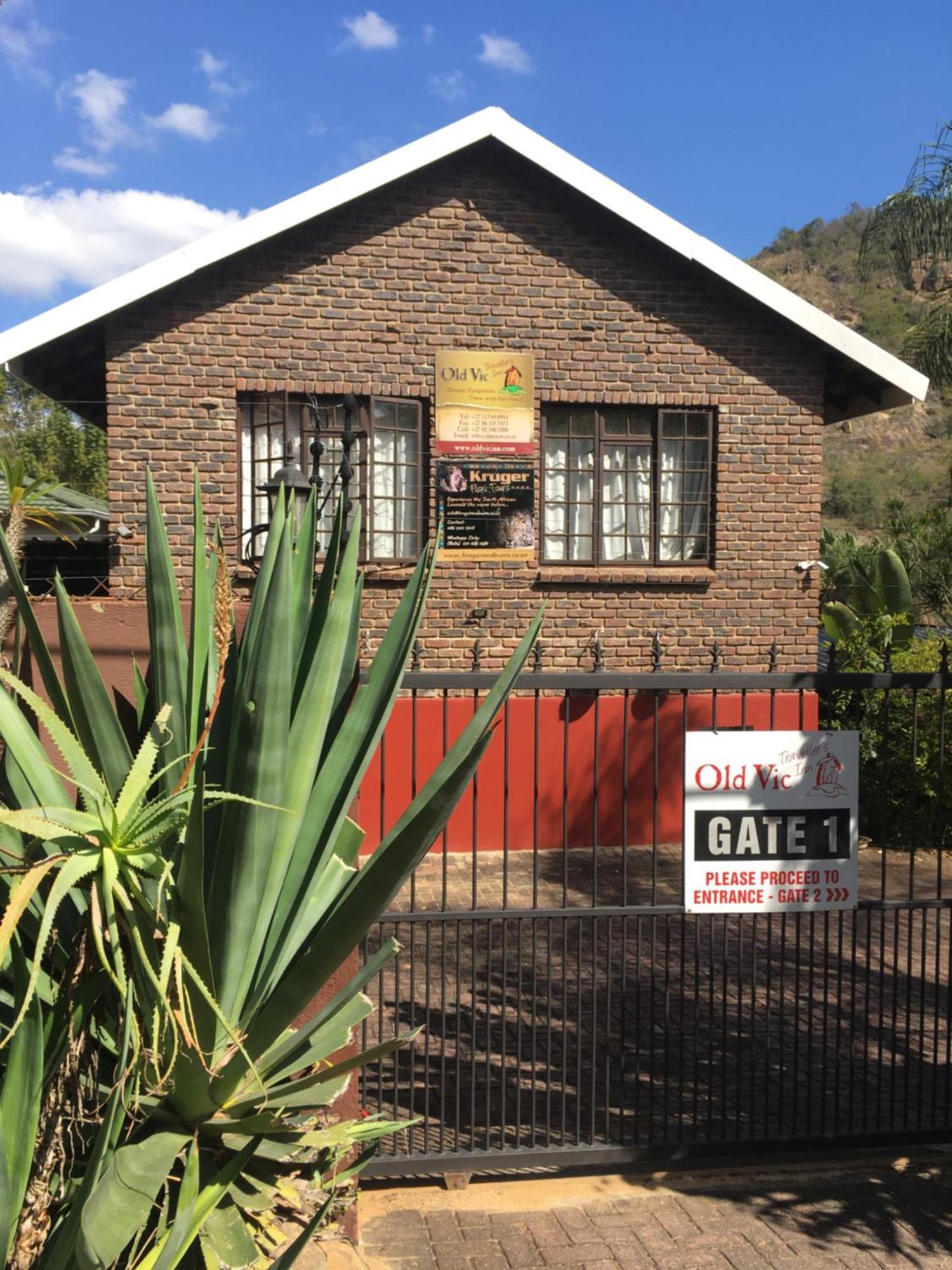 Old Vic Travellers Inn Nelspruit Mbombela ภายนอก รูปภาพ